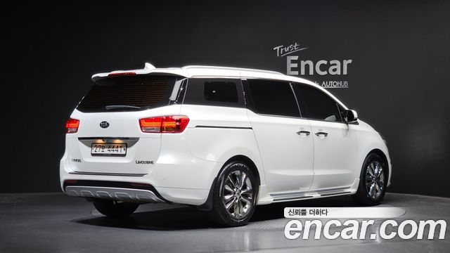 Kia Carnival 7-seater Limousine VIP — пробег 40 101 км — фото 2 из 5