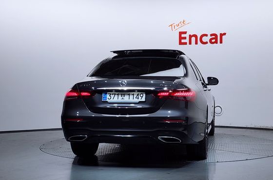 Mercedes-Benz E-Class E350 4MATIC AMG Line — пробег 41 491 км — фото 4 из 5