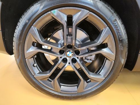 BMW X5 xDrive 40i xLine — пробег 6 500 км — фото 4 из 5