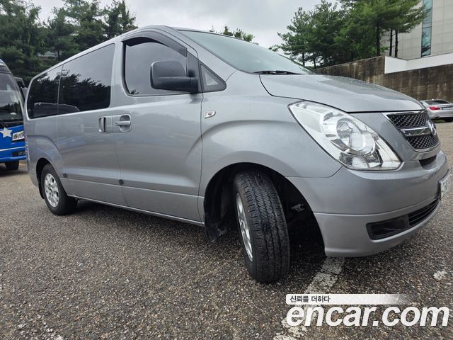 Hyundai Starex 12-Seater Wagon CVX Deluxe — пробег 68 877 км — фото 3 из 5