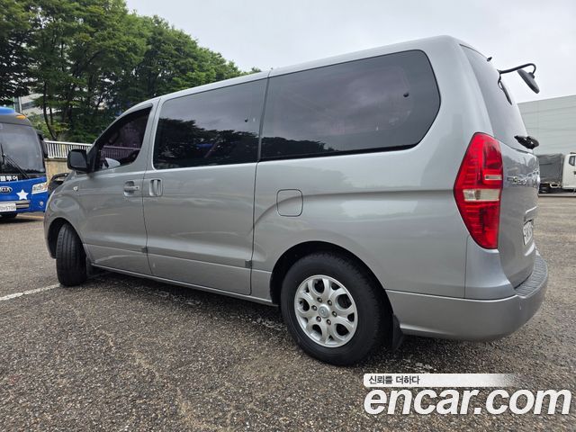 Hyundai Starex 12-Seater Wagon CVX Deluxe — пробег 68 877 км — фото 4 из 5