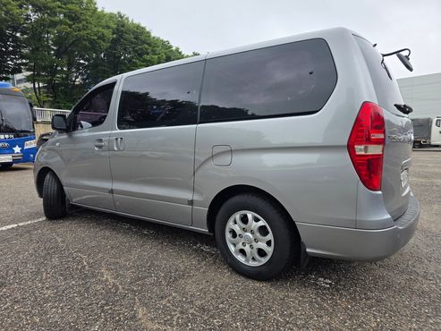 Hyundai Starex 12-Seater Wagon CVX Deluxe — пробег 68 877 км — фото 4 из 5