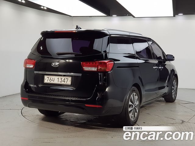 Kia Carnival из Кореи Encar