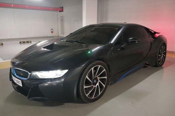 BMW i8 Coupe — пробег 100 000 км — фото 1 из 5