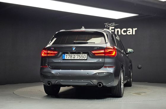 BMW X1 xDrive 20d M Sport package — пробег 164 475 км — фото 4 из 5