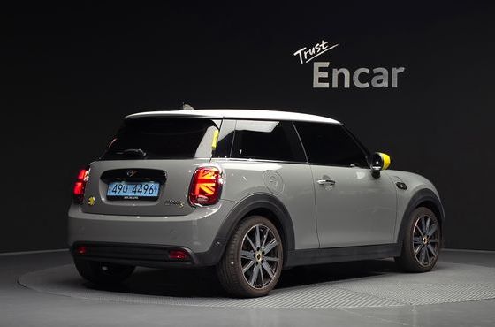 Mini Cooper SE Classic 3rd — пробег 105 712 км — фото 2 из 5