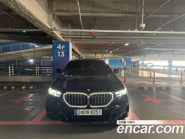 BMW 5-Series 530e xDrive M Sport — пробег 17 300 км — фото 1 из 5