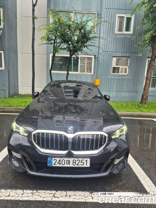 BMW 5-Series 530e xDrive M Sport — пробег 17 300 км — фото 3 из 5