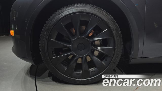 Tesla Model Y Long Range AWD — пробег 82 699 км — фото 5 из 5