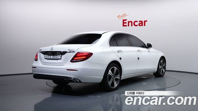 Mercedes-Benz E-Class из Кореи Encar