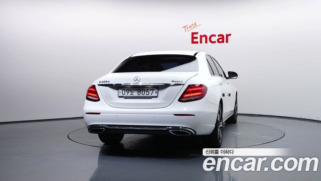 Mercedes-Benz E-Class из Кореи Encar