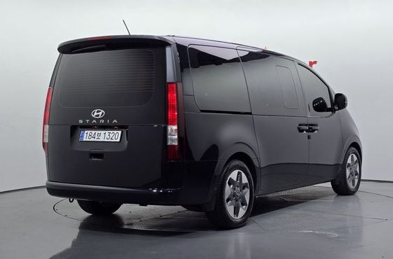 Hyundai Staria Tourer 9-Seater Modern — пробег 1 877 км — фото 2 из 5