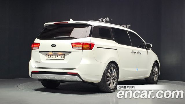 Kia Carnival Gasoline 9-seater Noblesse — пробег 137 889 км — фото 2 из 5