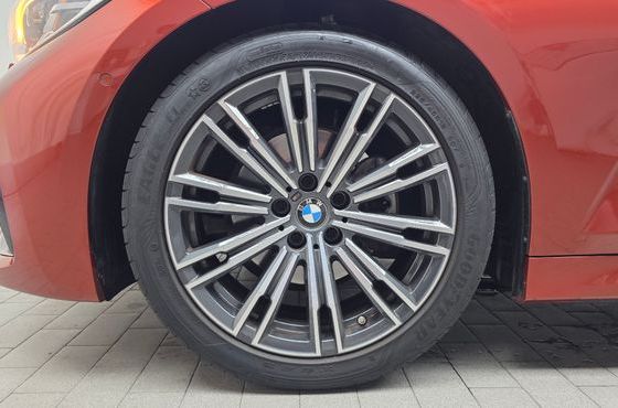 BMW 3-Series 320i M Sport — пробег 27 907 км — фото 5 из 5