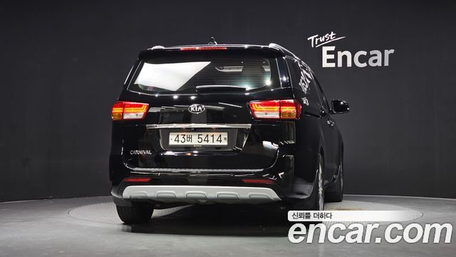 Kia Carnival из Кореи Encar