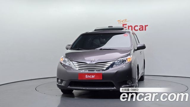 Toyota Sienna 3.5 AWD — пробег 76 403 км — фото 3 из 5