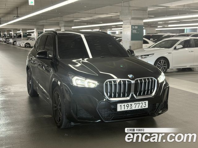 BMW X1 xDrive 20i M Sport — пробег 13 047 км — фото 3 из 5