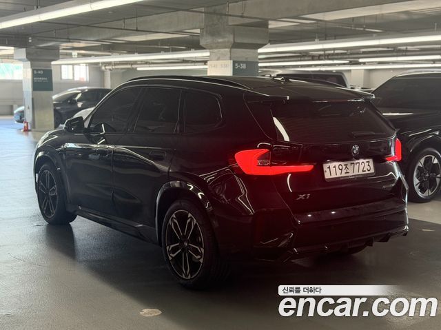 BMW X1 xDrive 20i M Sport — пробег 13 047 км — фото 4 из 5