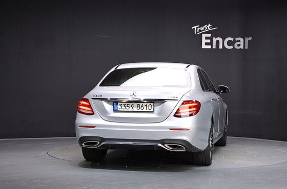 Mercedes-Benz E-Class E300 4MATIC AMG Line — пробег 129 023 км — фото 4 из 5