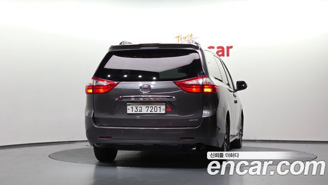 Toyota Sienna из Кореи Encar