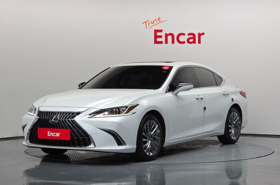 Lexus ES Luxury Plus — пробег 60 322 км — фото 1 из 5