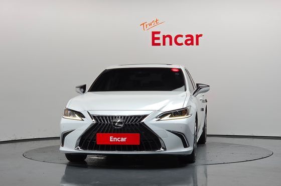 Lexus ES Luxury Plus — пробег 60 322 км — фото 3 из 5