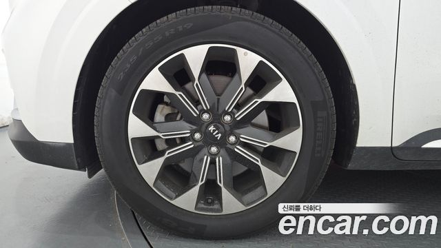 Kia Carnival 9-Seater Signature — пробег 71 169 км — фото 5 из 5