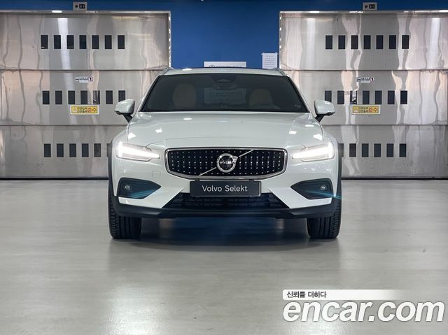 Volvo V60 B5 Ultra AWD — пробег 7 156 км — фото 3 из 5