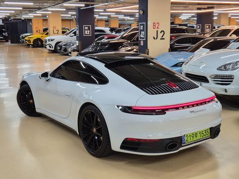 Porsche 911 Carrera 4 — пробег 27 810 км — фото 5 из 5