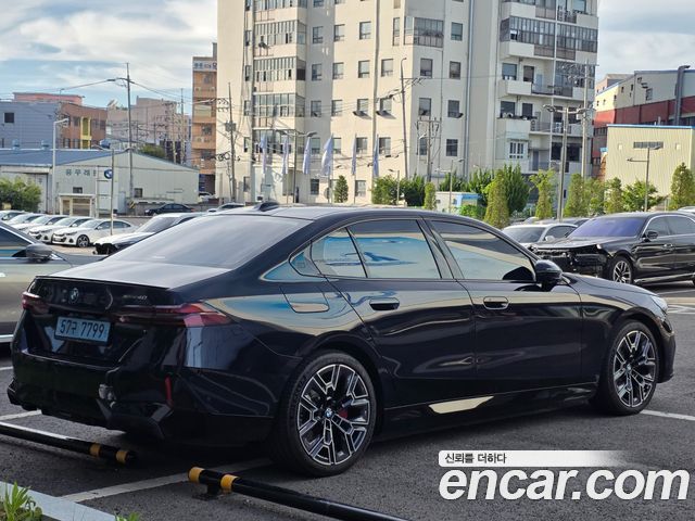 BMW i5 xDrive 40 M Sport Pro — пробег 3 700 км — фото 2 из 5