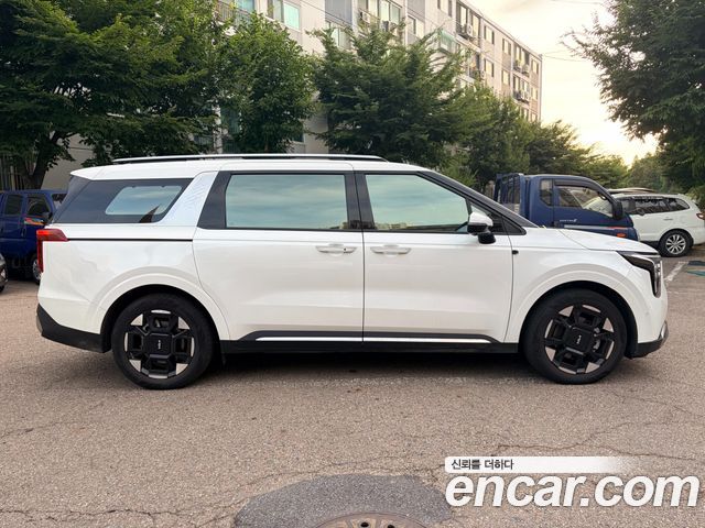 Kia Carnival HEV 9seater Signature — пробег 3 700 км — фото 5 из 5