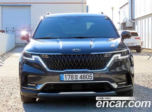 Kia Carnival 9-Seater Signature — пробег 214 811 км — фото 1 из 5