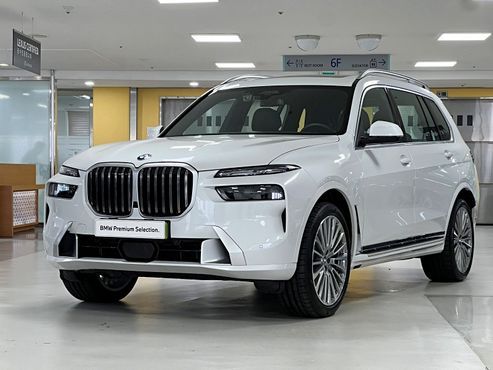 BMW X7 xDrive 40i Design Pure Excellence 6-Seater — пробег 7 446 км — фото 1 из 5