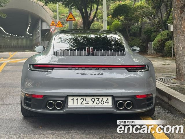 Porsche 911 Carrera 4S — пробег 17 000 км — фото 3 из 5