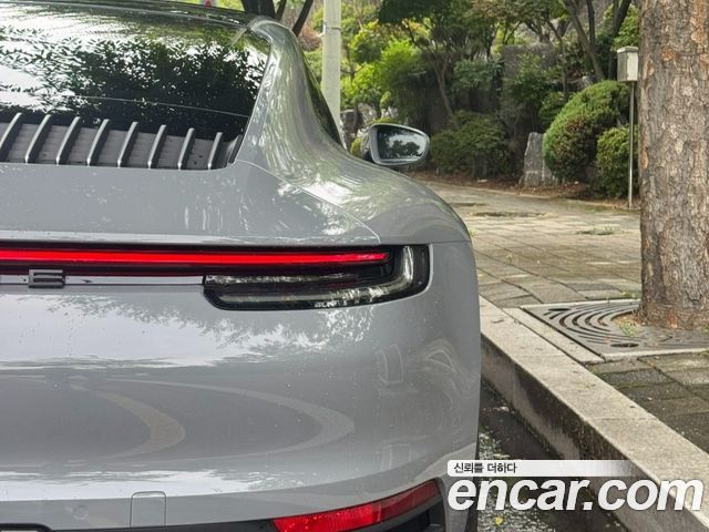 Porsche 911 Carrera 4S — пробег 17 000 км — фото 4 из 5
