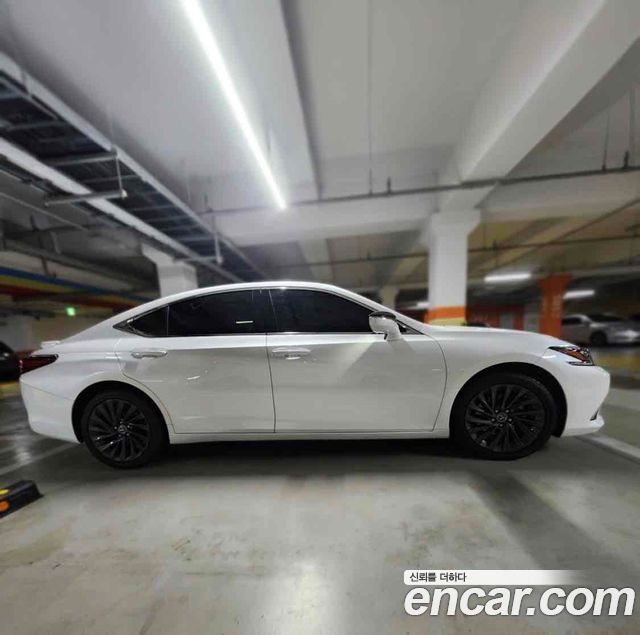 Lexus ES Executive — пробег 77 500 км — фото 4 из 5