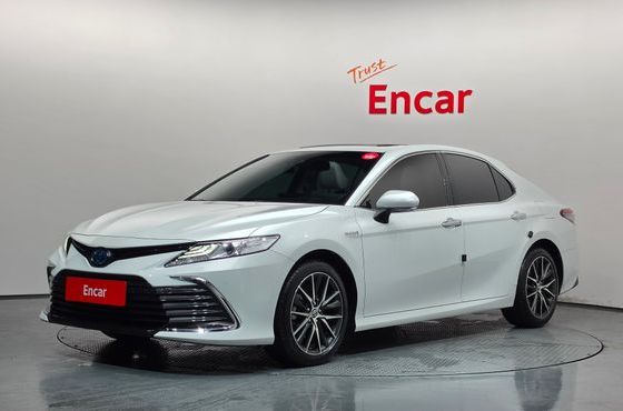 Toyota Camry 2.5 XLE Hybrid — пробег 14 119 км — фото 1 из 5
