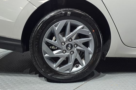 Hyundai AVANTE 1.6 Modern — пробег 8 480 км — фото 5 из 5