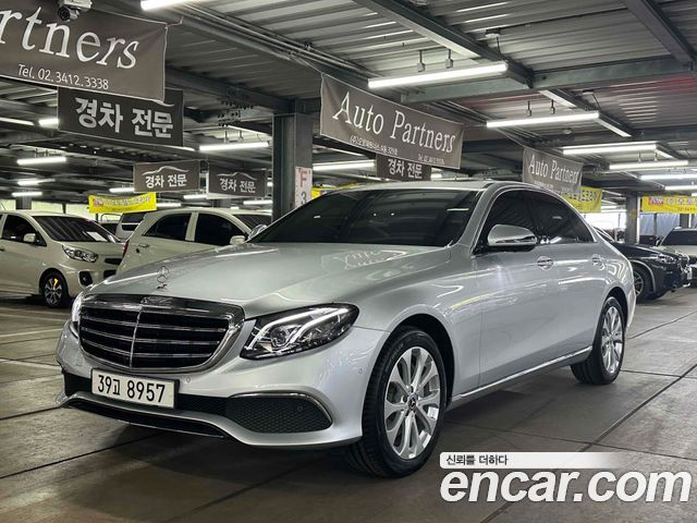 Mercedes-Benz E-Class E300 Exclusive — пробег 12 500 км — фото 1 из 5