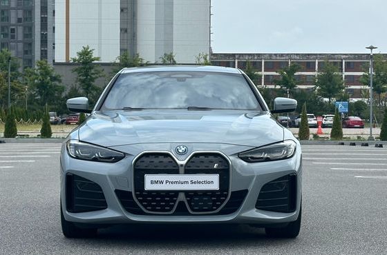 BMW i4 eDrive40 M Sports — пробег 83 698 км — фото 3 из 5