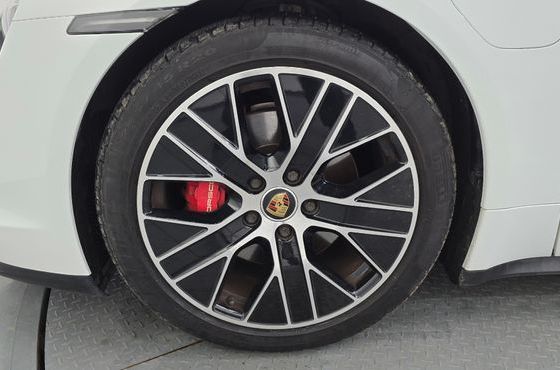 Porsche Taycan 4S — пробег 58 217 км — фото 5 из 5
