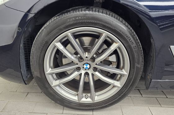 BMW 5-Series 520d xDrive M Sport Package Plus — пробег 105 273 км — фото 5 из 5