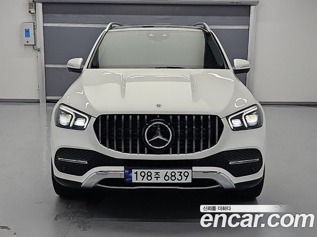 Mercedes-Benz GLE-Class GLE300d 4MATIC — пробег 45 248 км — фото 1 из 5