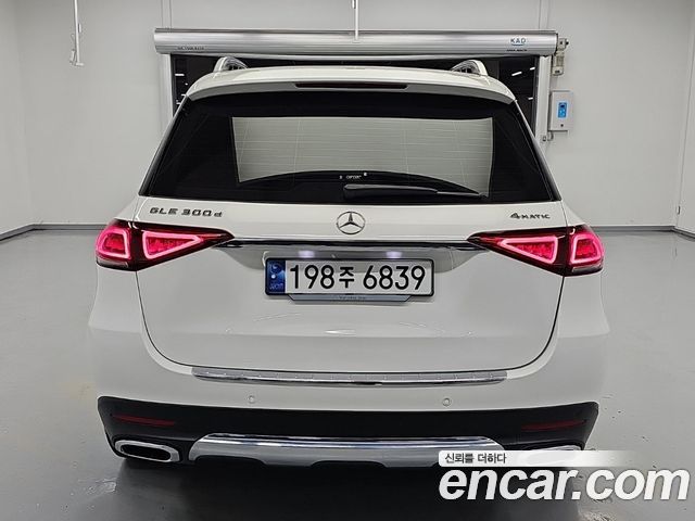 Mercedes-Benz GLE-Class GLE300d 4MATIC — пробег 45 248 км — фото 3 из 5