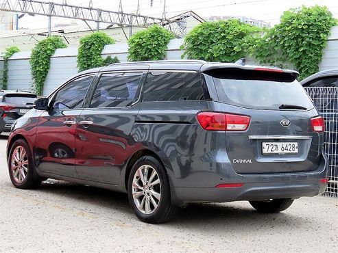 Kia Carnival 11-seater Luxury — пробег 121 394 км — фото 3 из 5