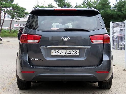 Kia Carnival 11-seater Luxury — пробег 121 394 км — фото 4 из 5