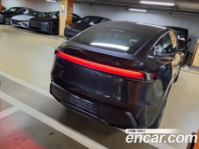Tesla Model Y RWD — пробег 3 км — фото 3 из 5