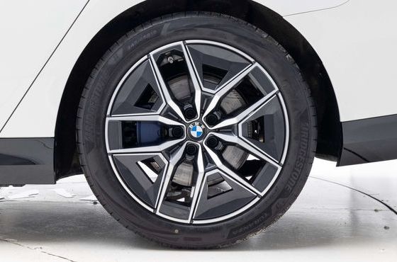 BMW 5-Series 520i M Sport — пробег 7 385 км — фото 5 из 5