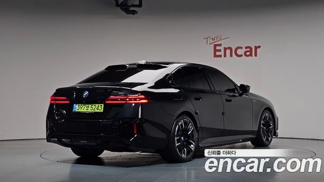 BMW i5 M60 xDrive — пробег 17 918 км — фото 2 из 5