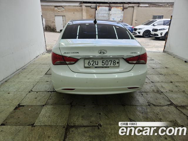 Hyundai Sonata CVVL Attration — пробег 71 000 км — фото 4 из 5